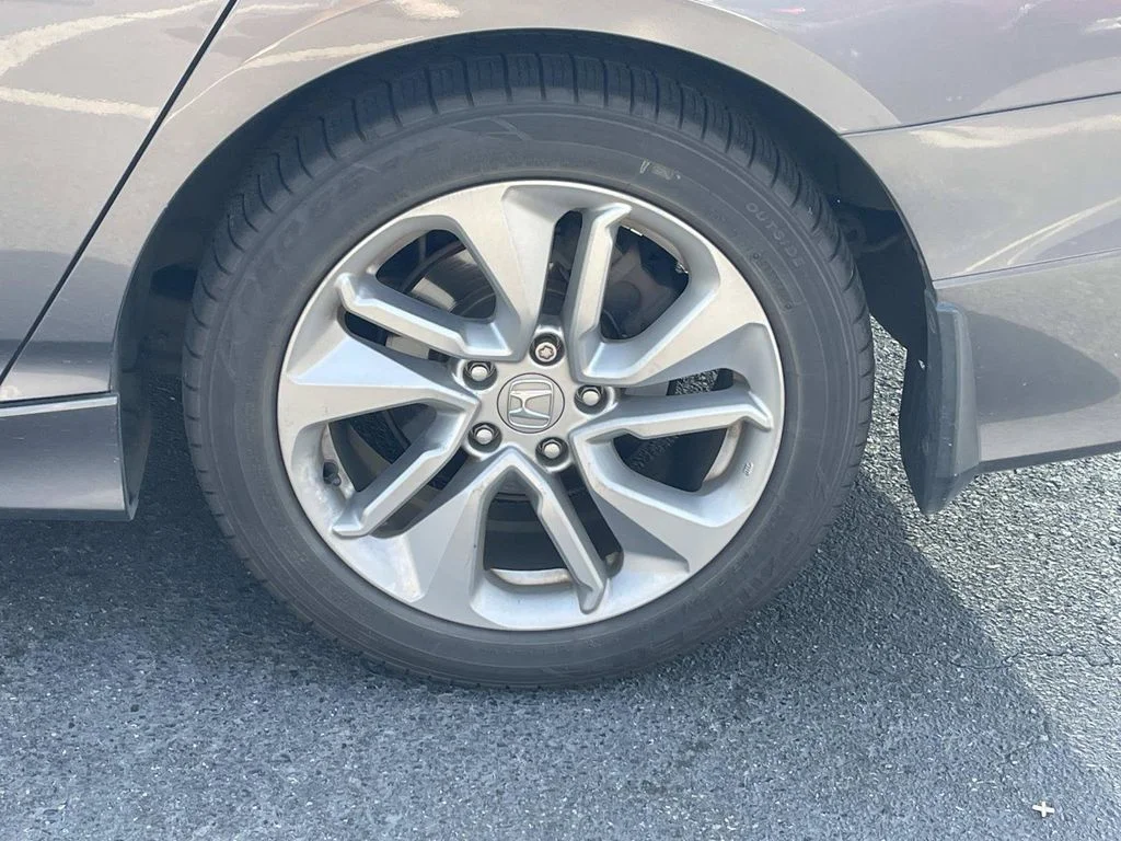 Used 2018 Gray Honda LX image 11