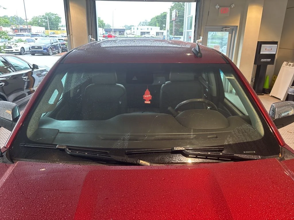 Used 2018 Red GMC SLT image 4