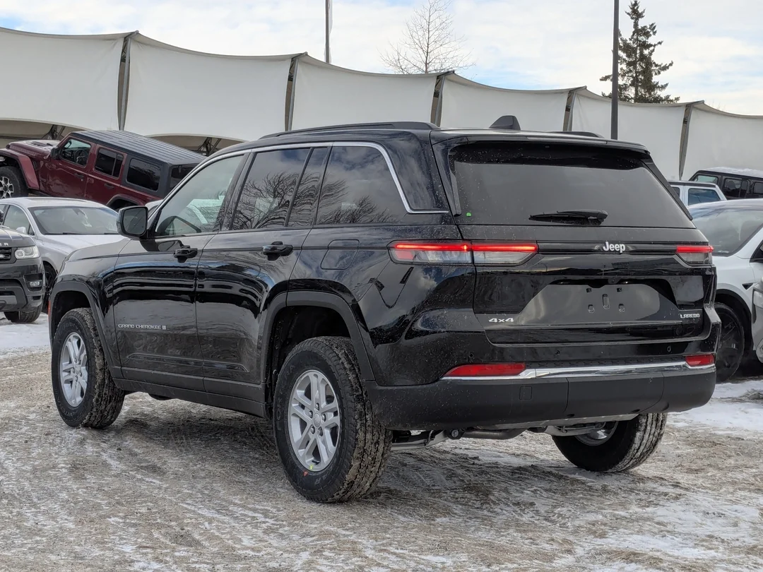 New 2025 Black Jeep Laredo - - 4x4 - Power Sunroof - Power Liftgate - Wireless Charging - Remote Start & More! image 6