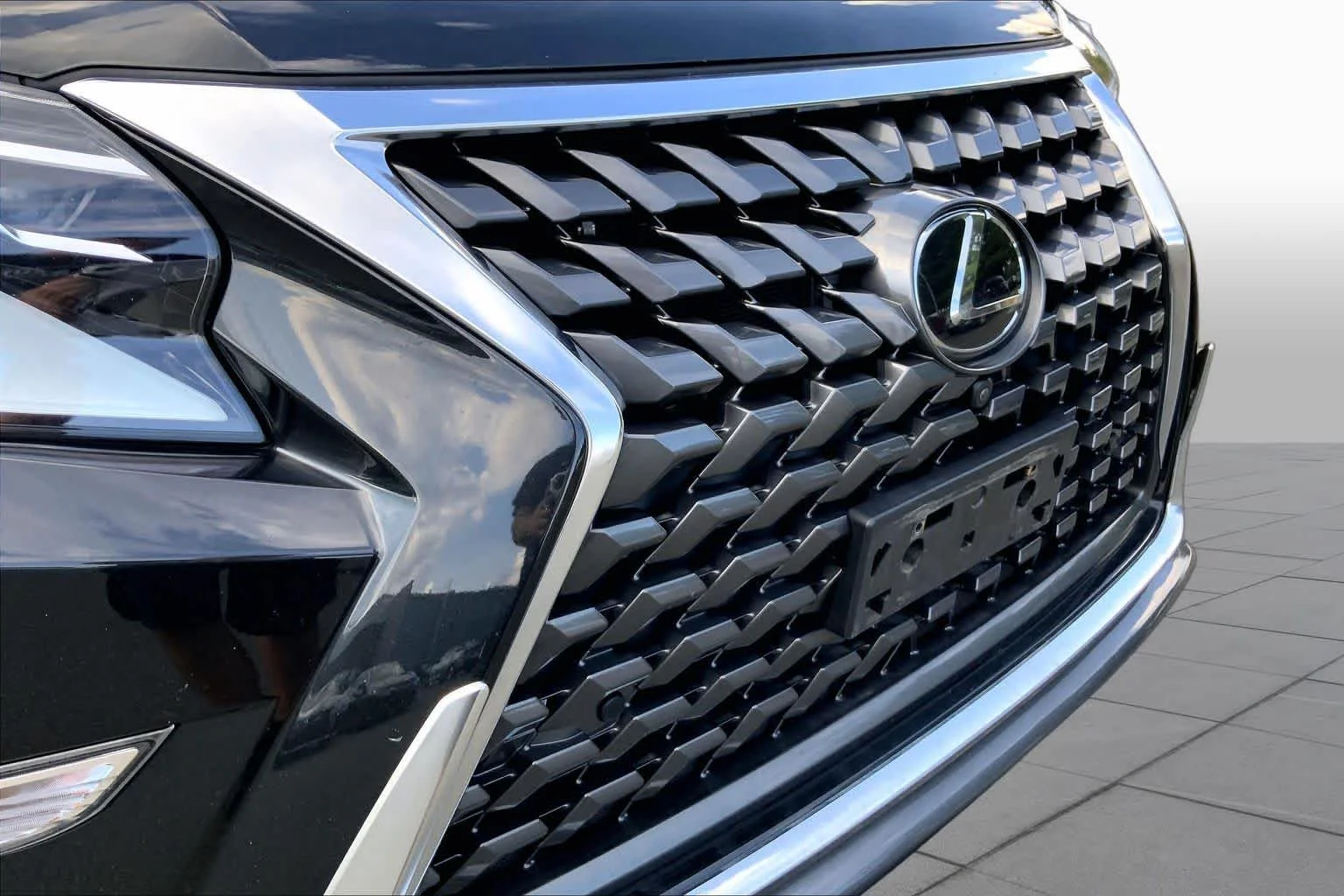 Certified Used 2023 Caviar Lexus Luxury image 29