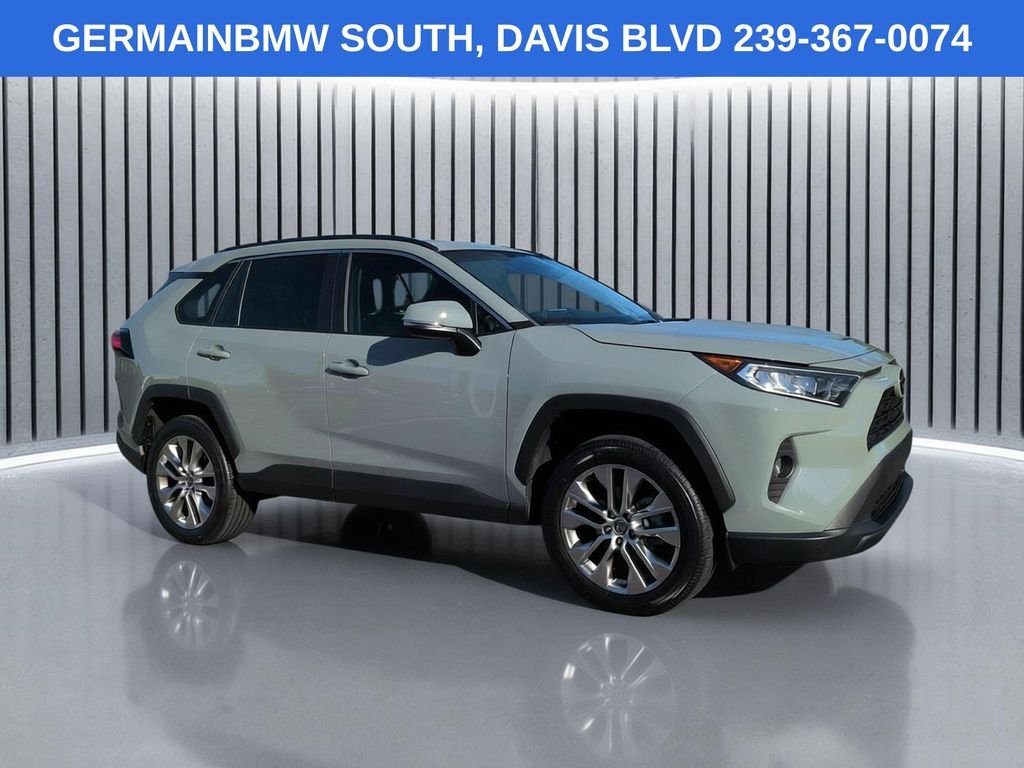 Used 2021 Lunar Toyota XLE Premium image 3