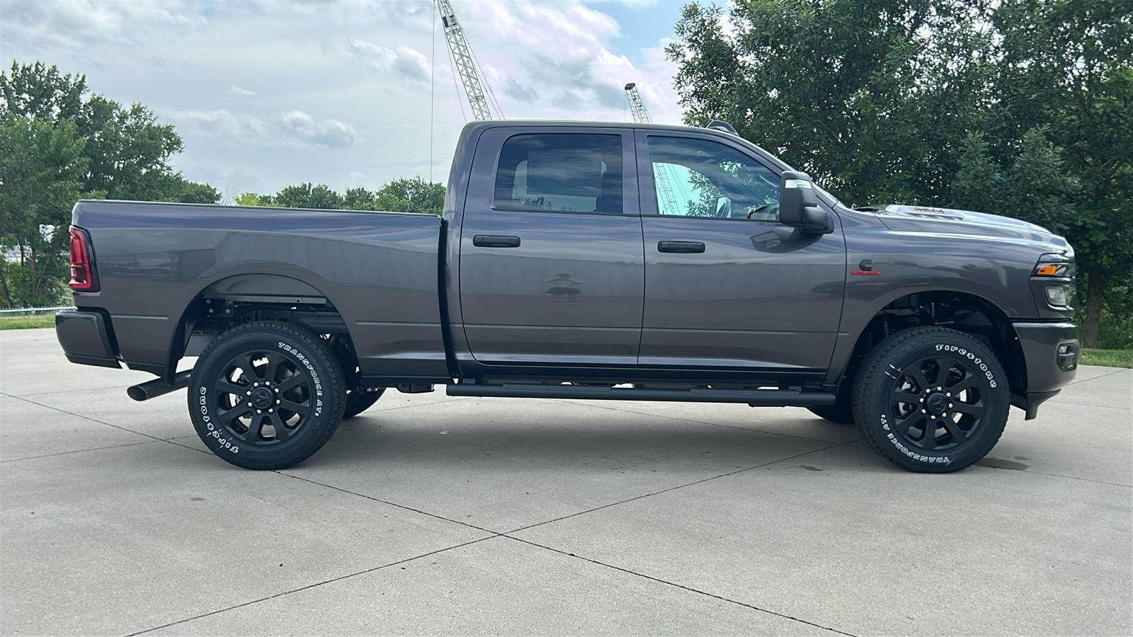 New 2026 Granite Crystal Metallic Clear-Coat Exterior Paint RAM  image 3