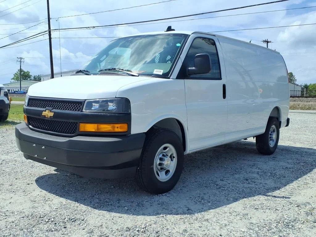 2026 Chevrolet Express Cargo Work Van - Photo 17