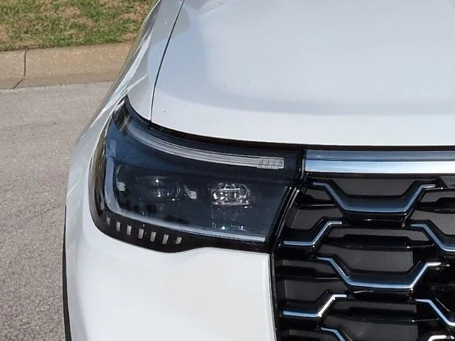 New 2026 Star White Metallic Tri-Coat Ford Platinum™ image 10