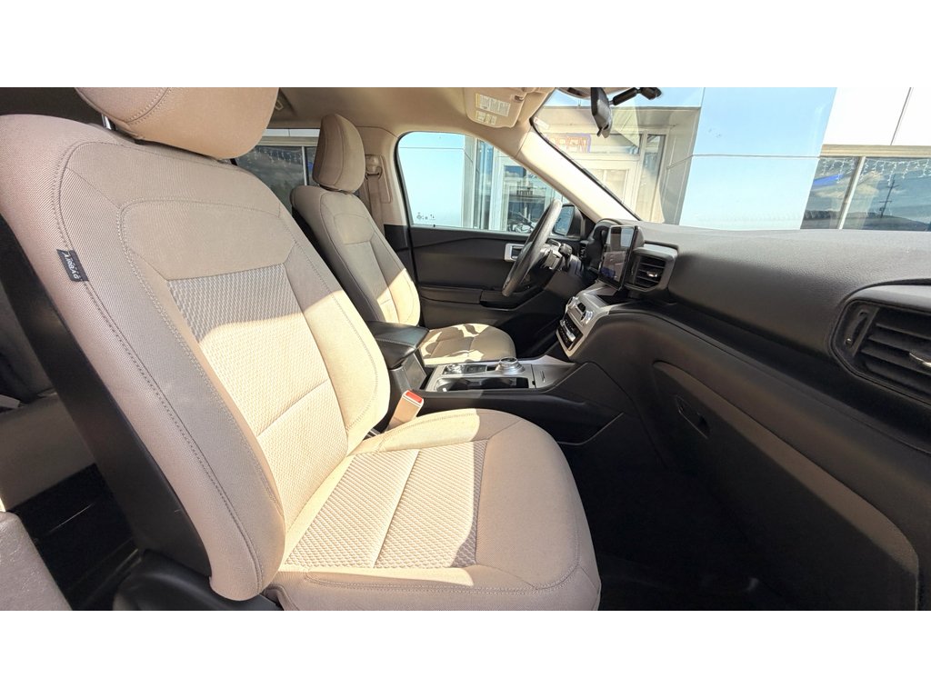Used 2020 Blue Metallic Ford Base image 10