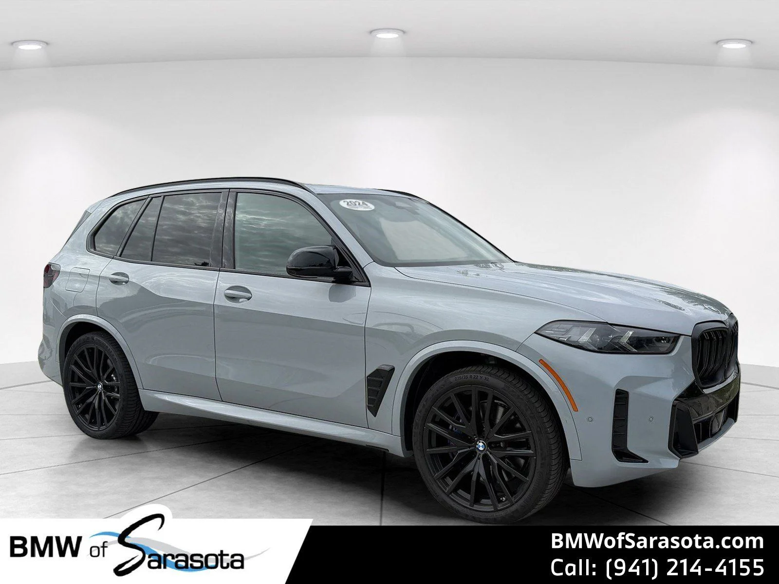 Used 2024 Brooklyn Grey Metallic BMW M60i image 1