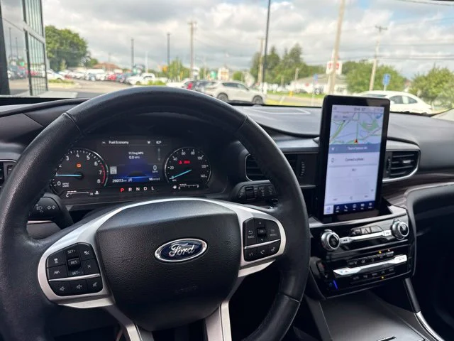 Used 2023 White Ford Limited image 23