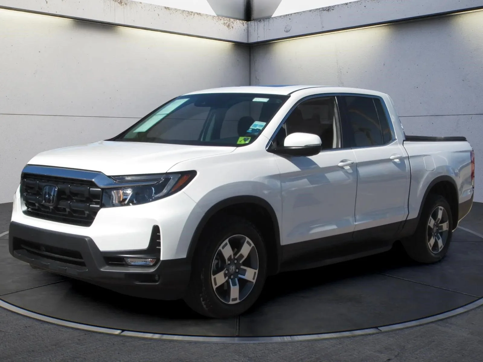 Certified Used 2025 Platinum White Pearl Honda AWD RTL image 31