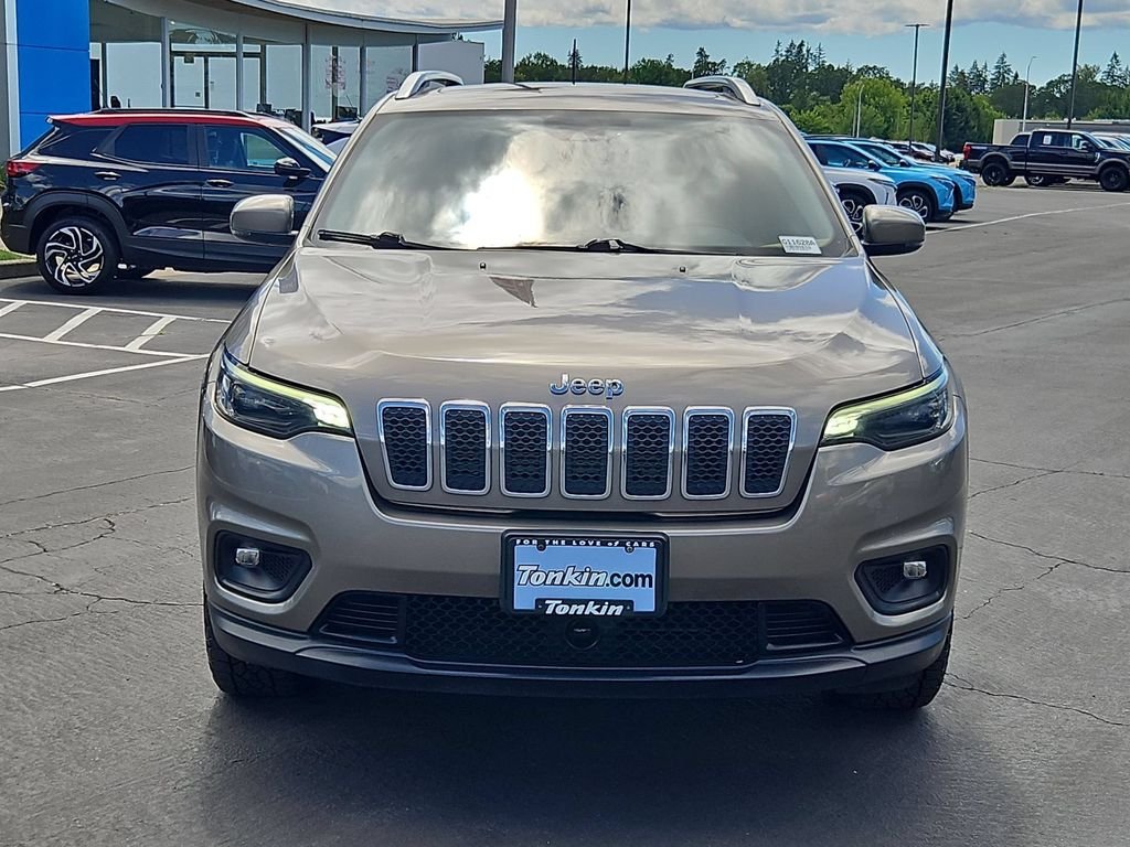 Used 2020 Light Brownstone Pearlcoat Jeep Latitude Plus image 9
