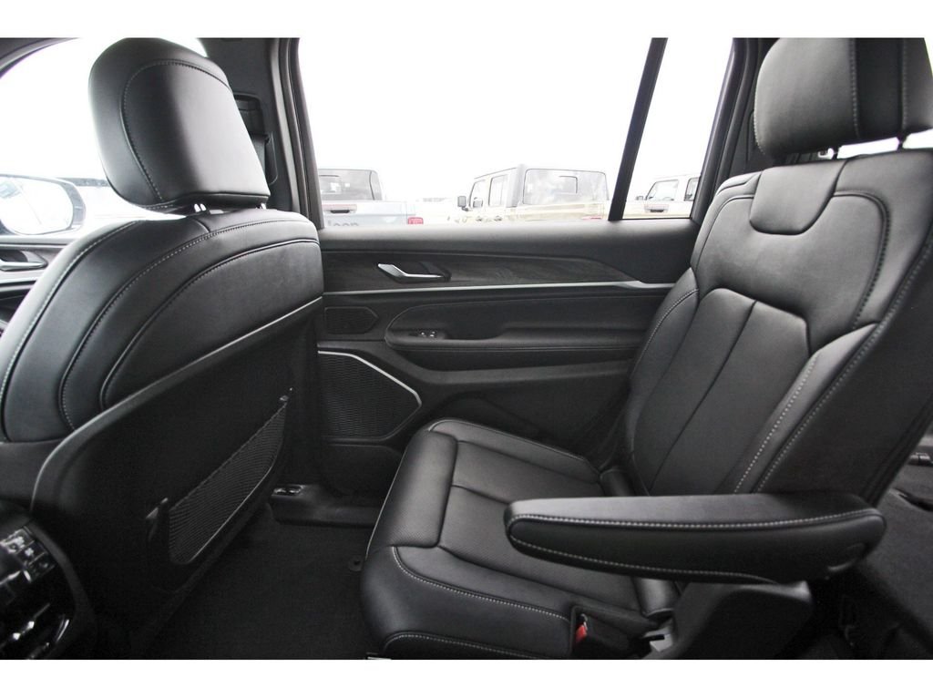 New 2026 Steel Blue Exterior Paint Jeep Limited image 11