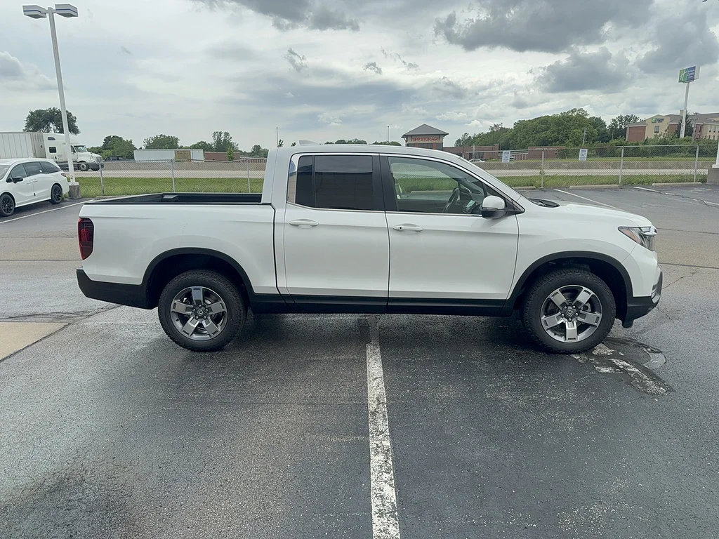 New 2026 Platinum White Pearl Honda RTL image 4