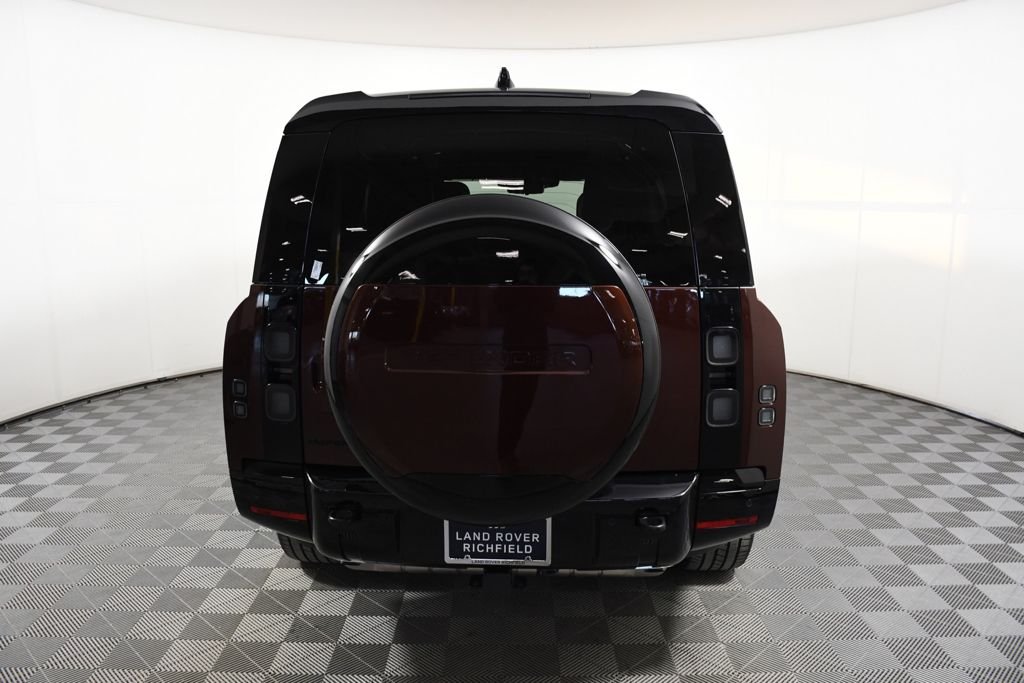 2026 Land Rover Defender X-Dynamic SE - Photo 10