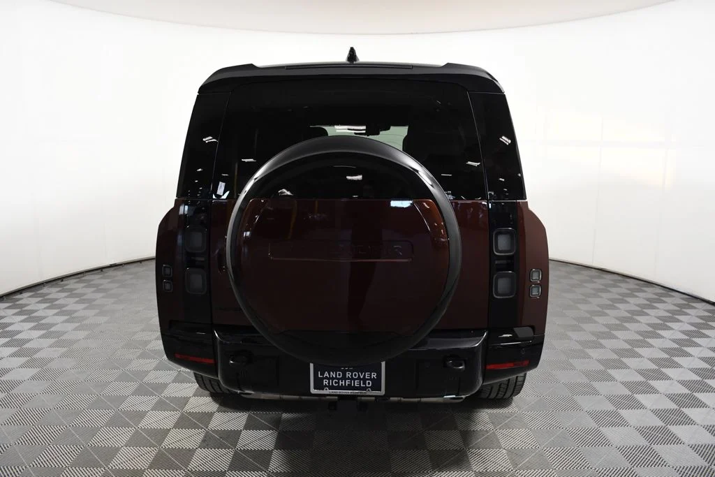 New 2026 Sedona Red Land Rover X-Dynamic SE image 10