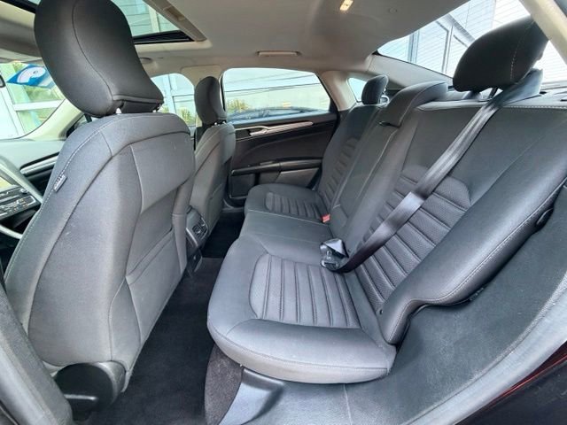 Used 2019 Black Ford SE image 35