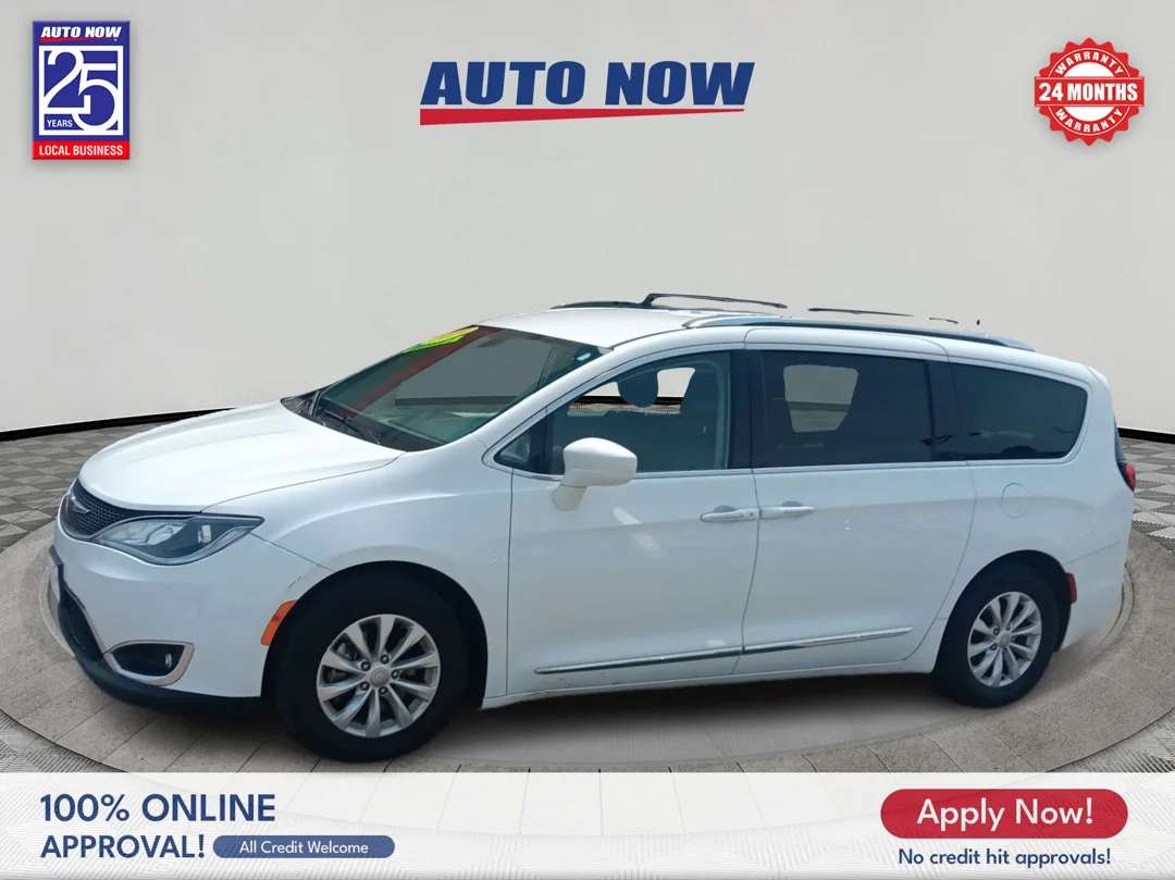 2019 Chrysler Pacifica Touring L's photo