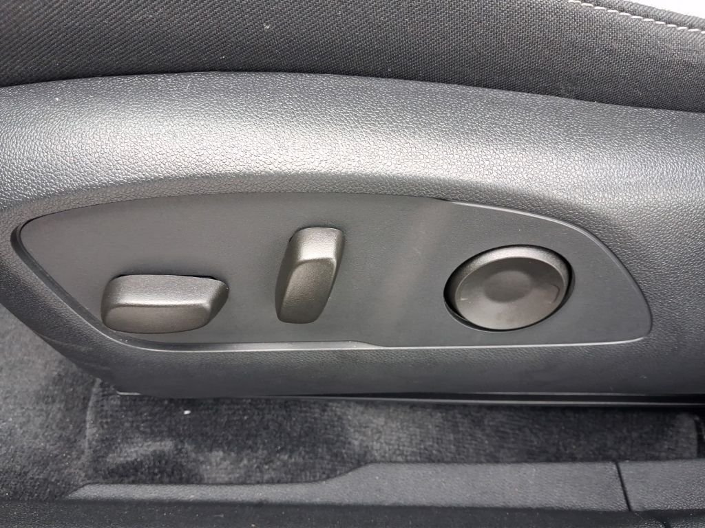 Used 2025  Honda EX image 18