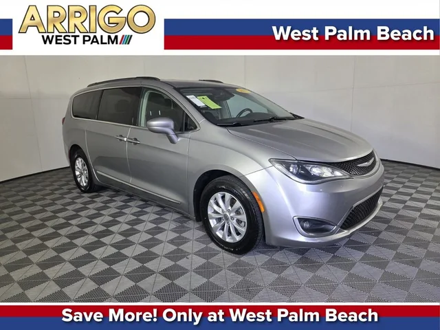 2017 Chrysler Pacifica Touring-L