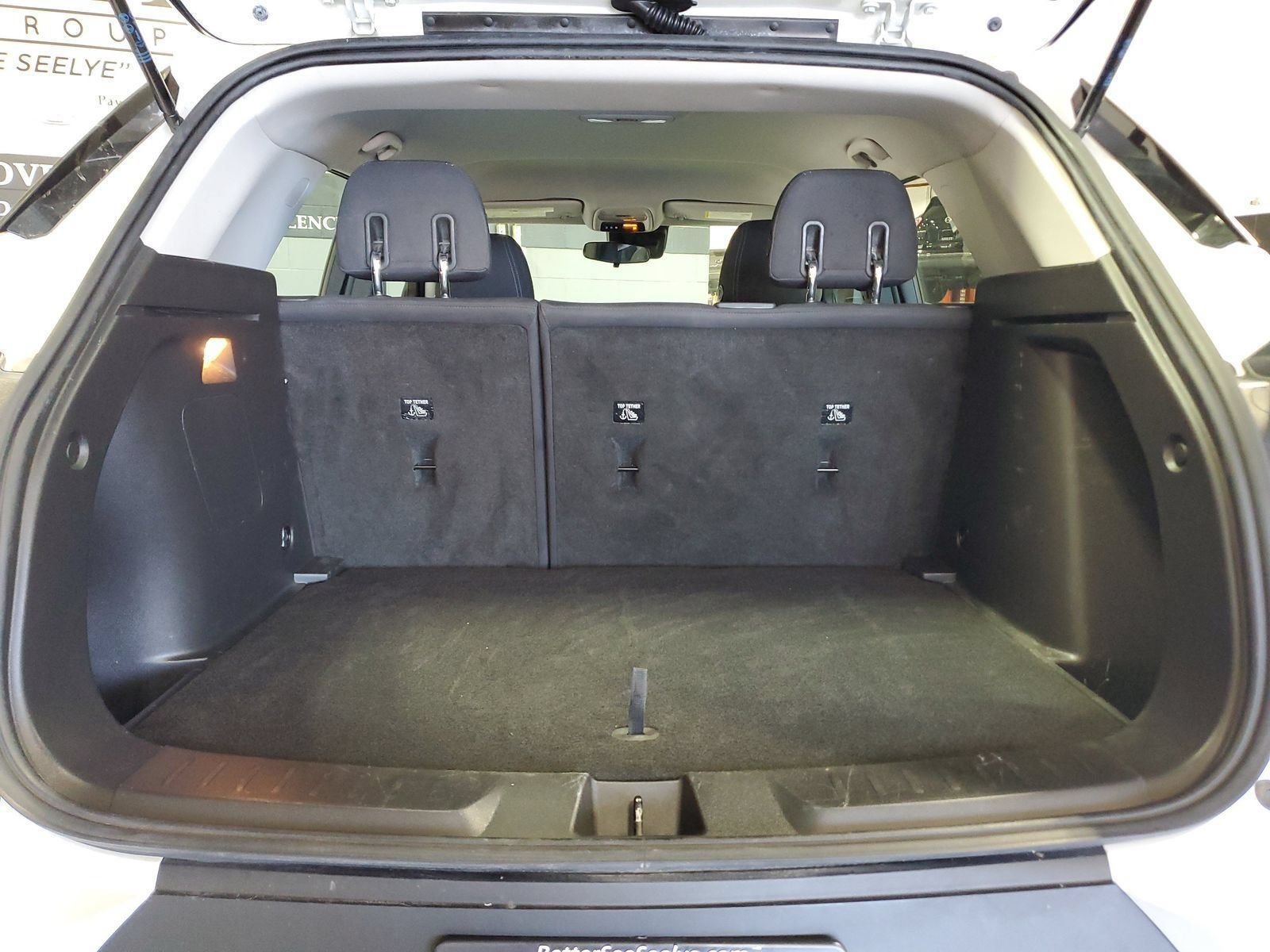 Used 2022 White Chevrolet LS image 7