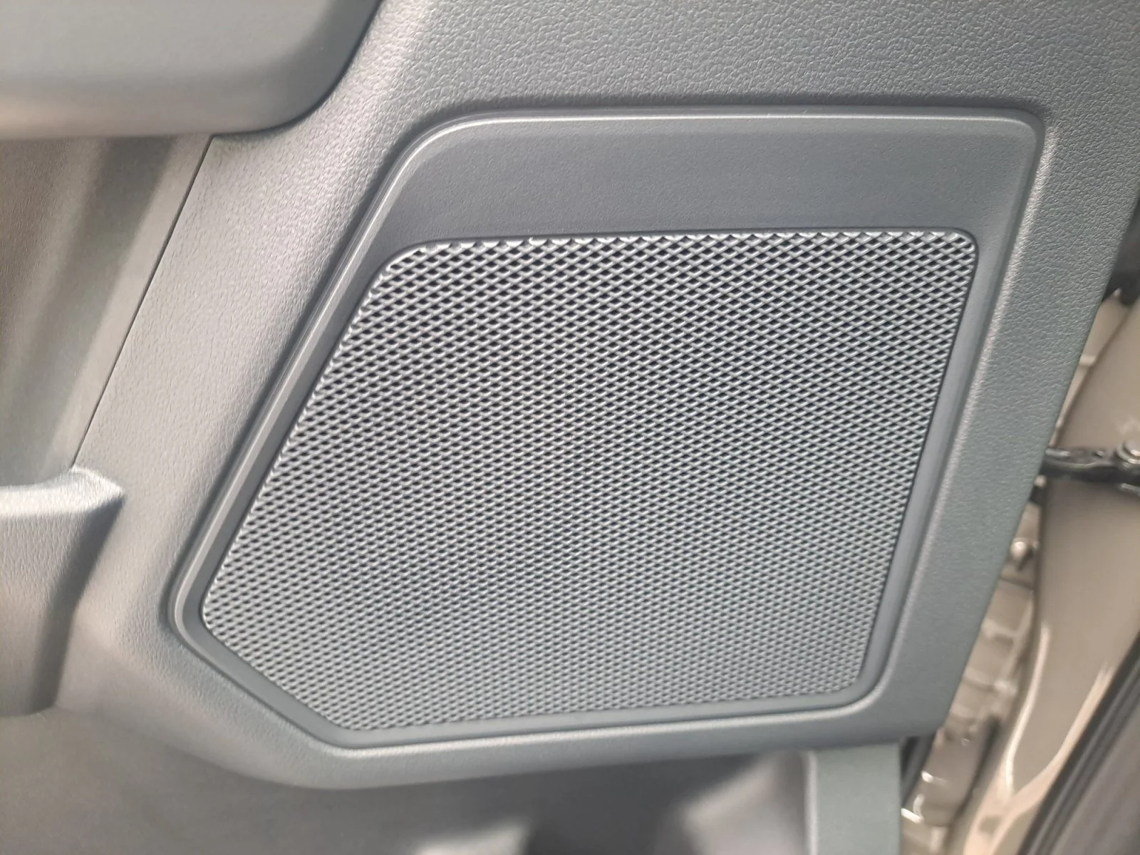 New 2026 Marsh Gray Ford XLT image 25