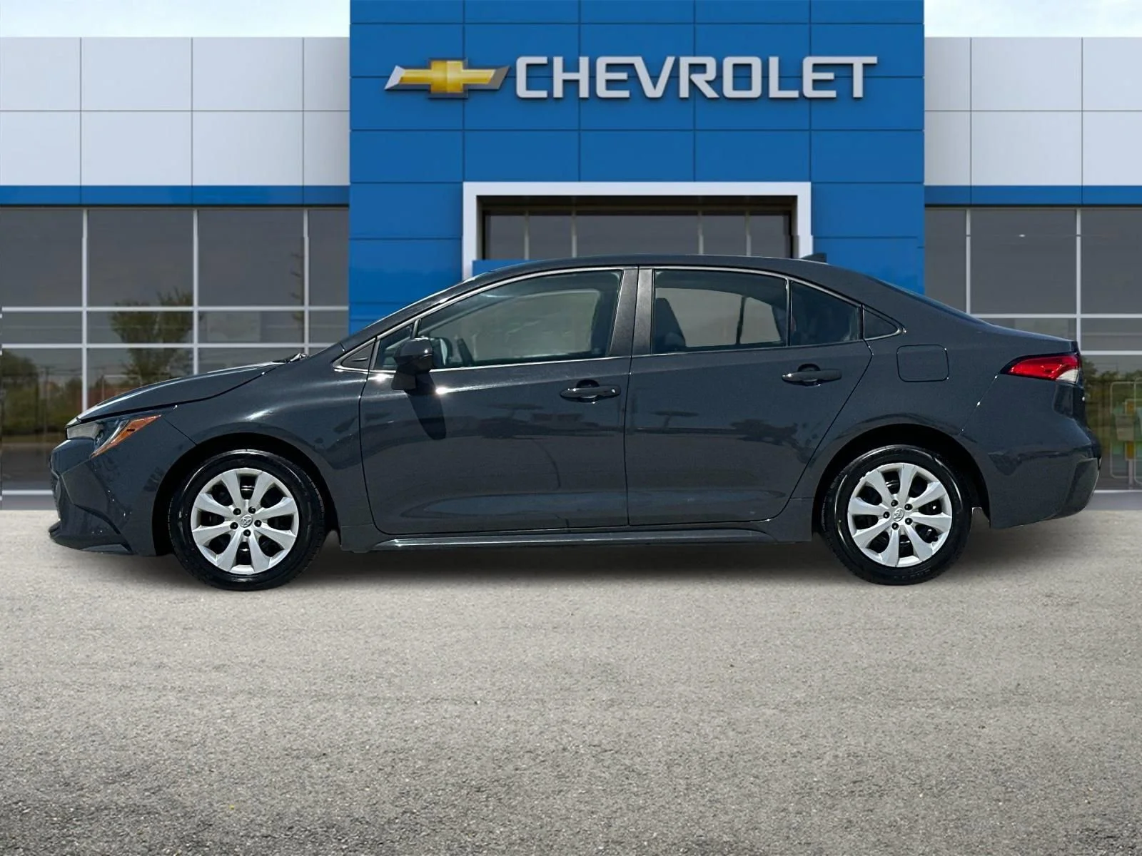 Used 2023  Toyota LE image 7