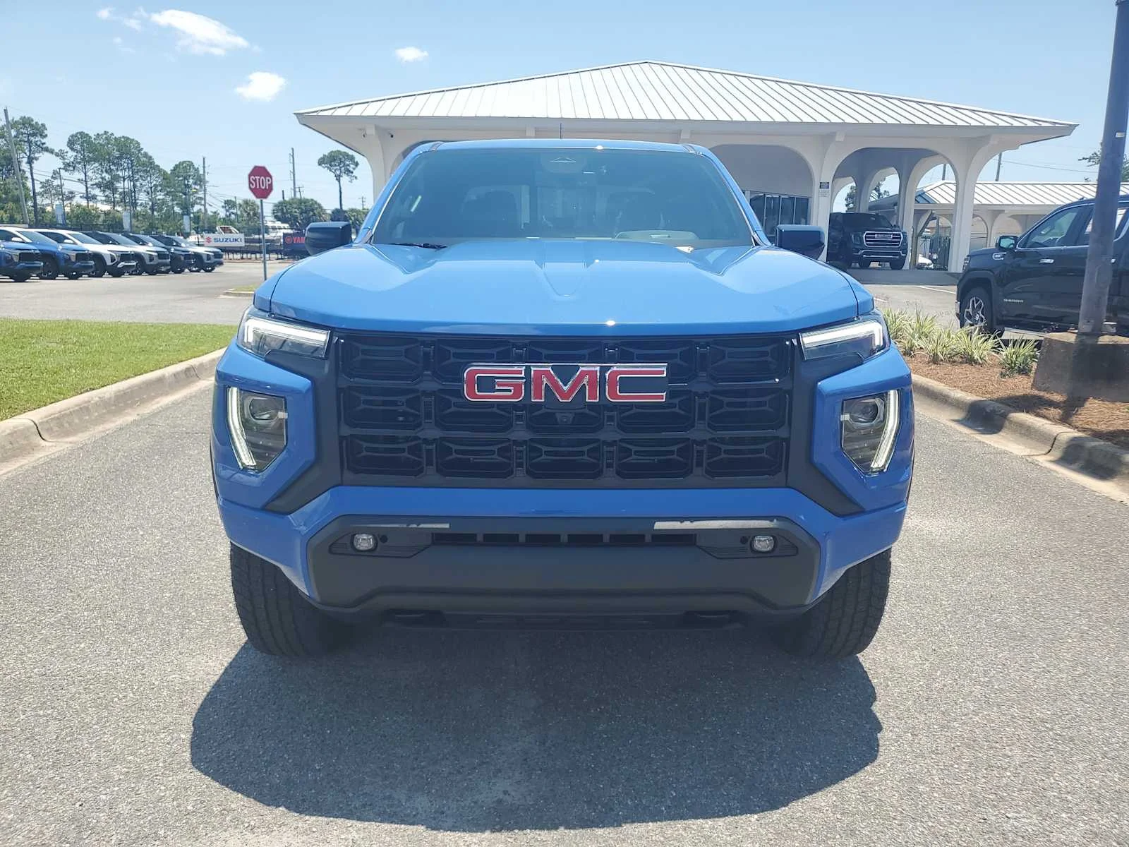New 2026 Rapids Metallic GMC Elevation image 33