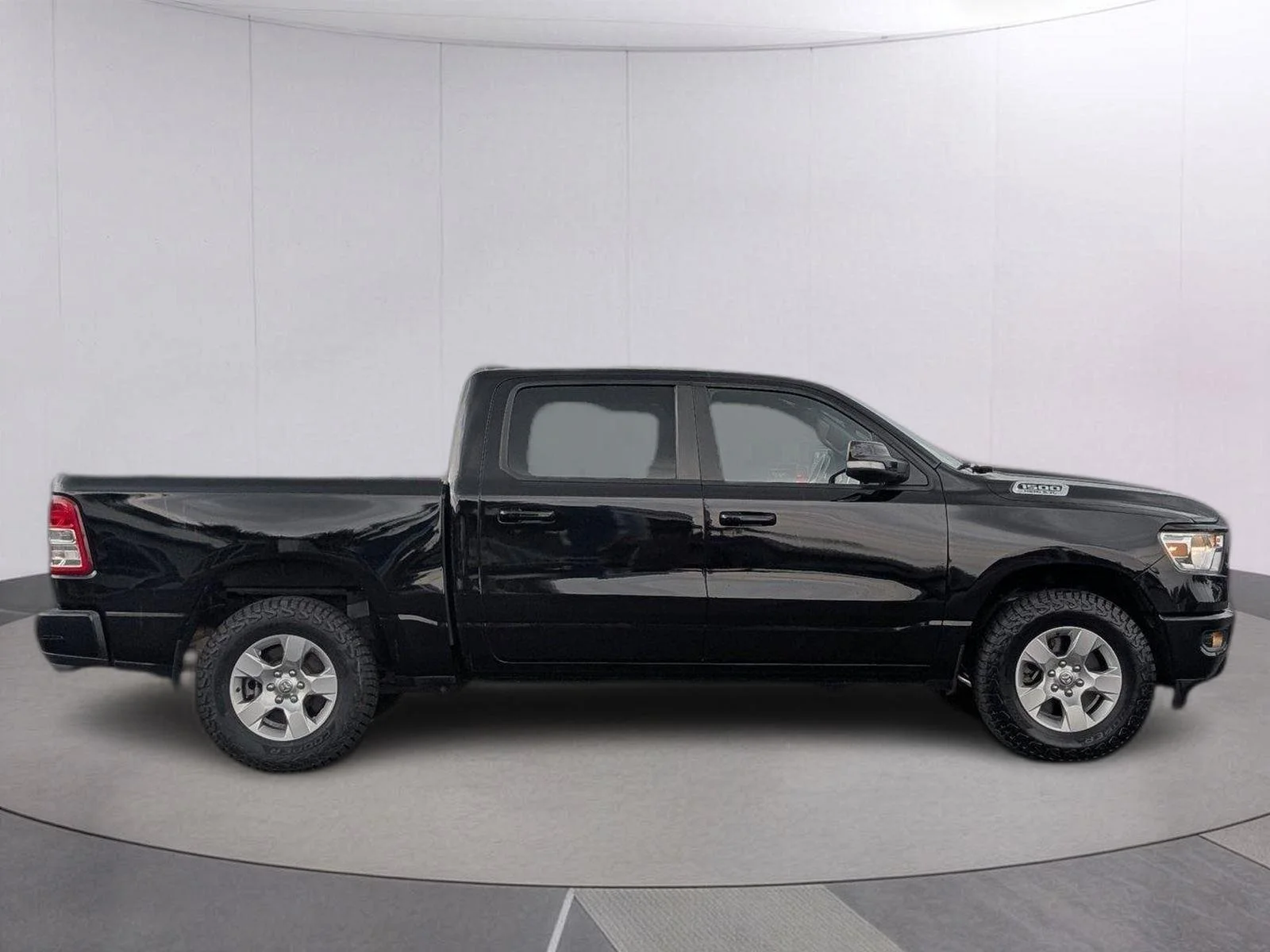 Used 2020 Diamond Black Crystal Pearlcoat Ram Big Horn image 7