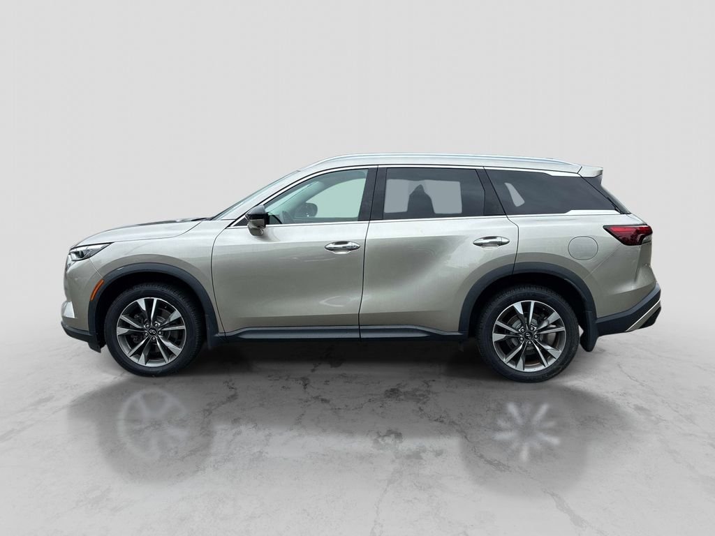 Used 2023 Silver INFINITI LUXE image 4