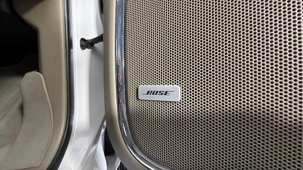 Used 2019 IRIDESCENT PEARL TRICOAT Chevrolet LT image 42