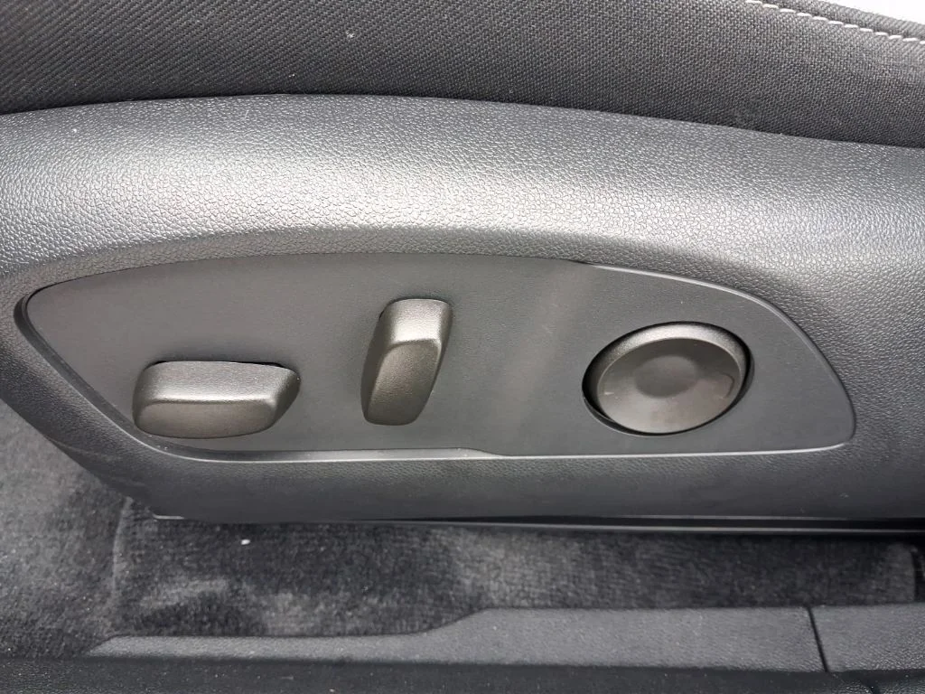 Used 2025  Honda EX image 18