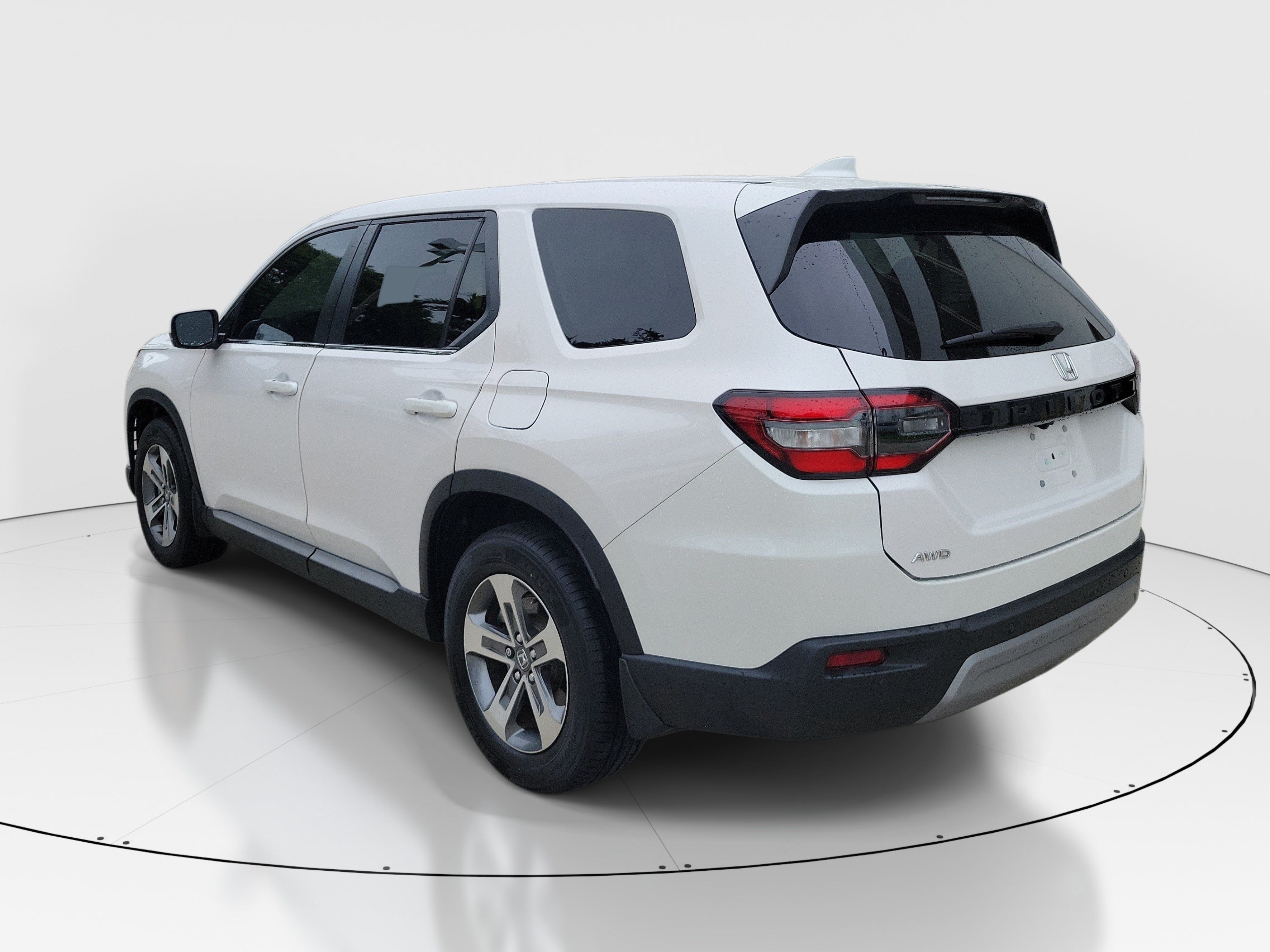 Used 2024 Platinum White Pearl Honda EX-L image 5
