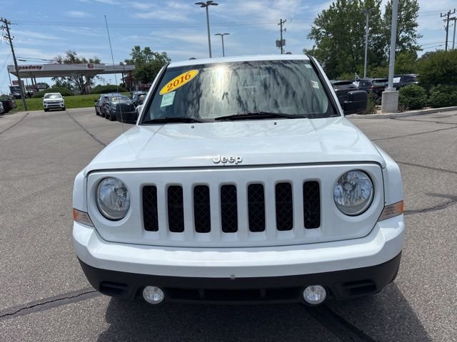 Used 2016 White Jeep Sport image 31