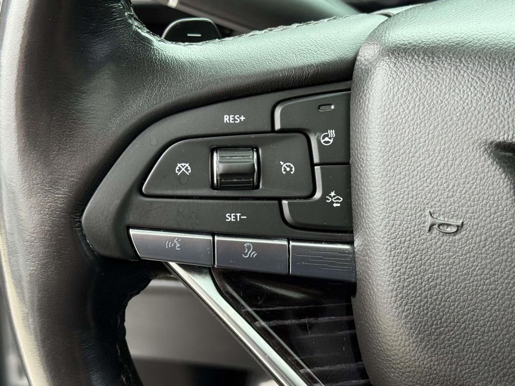Used 2022 White Cadillac Sport image 24