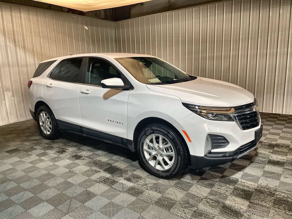 Used 2022 Summit White Chevrolet LT image 2