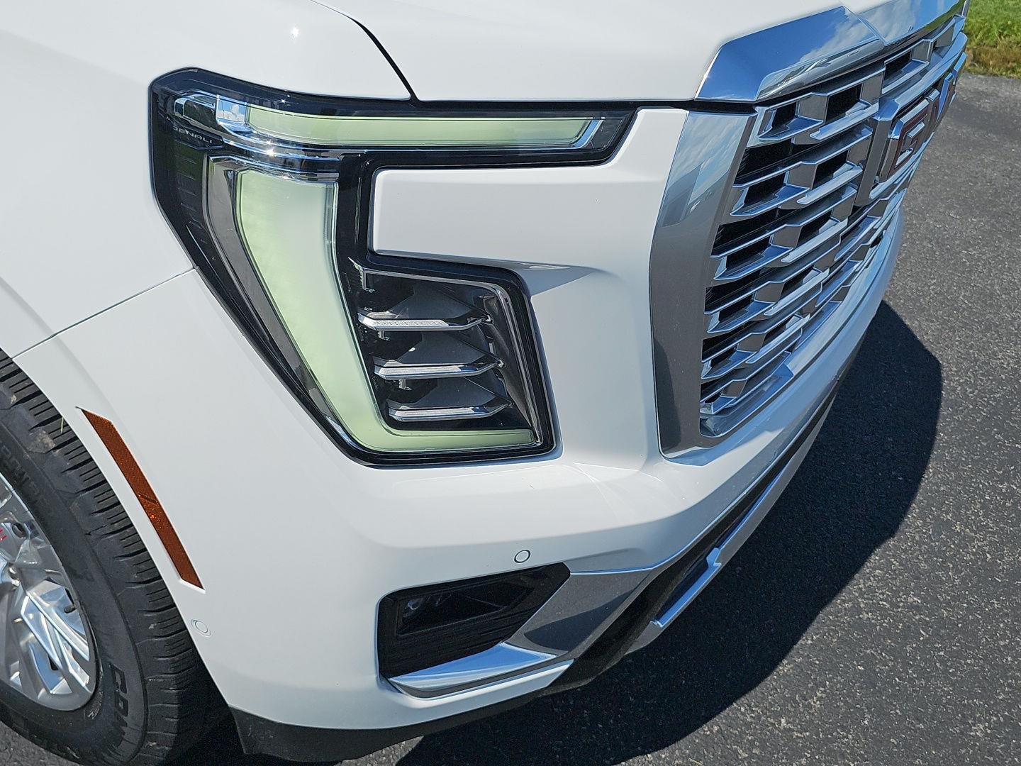 Used 2025 Summit White GMC Denali image 36