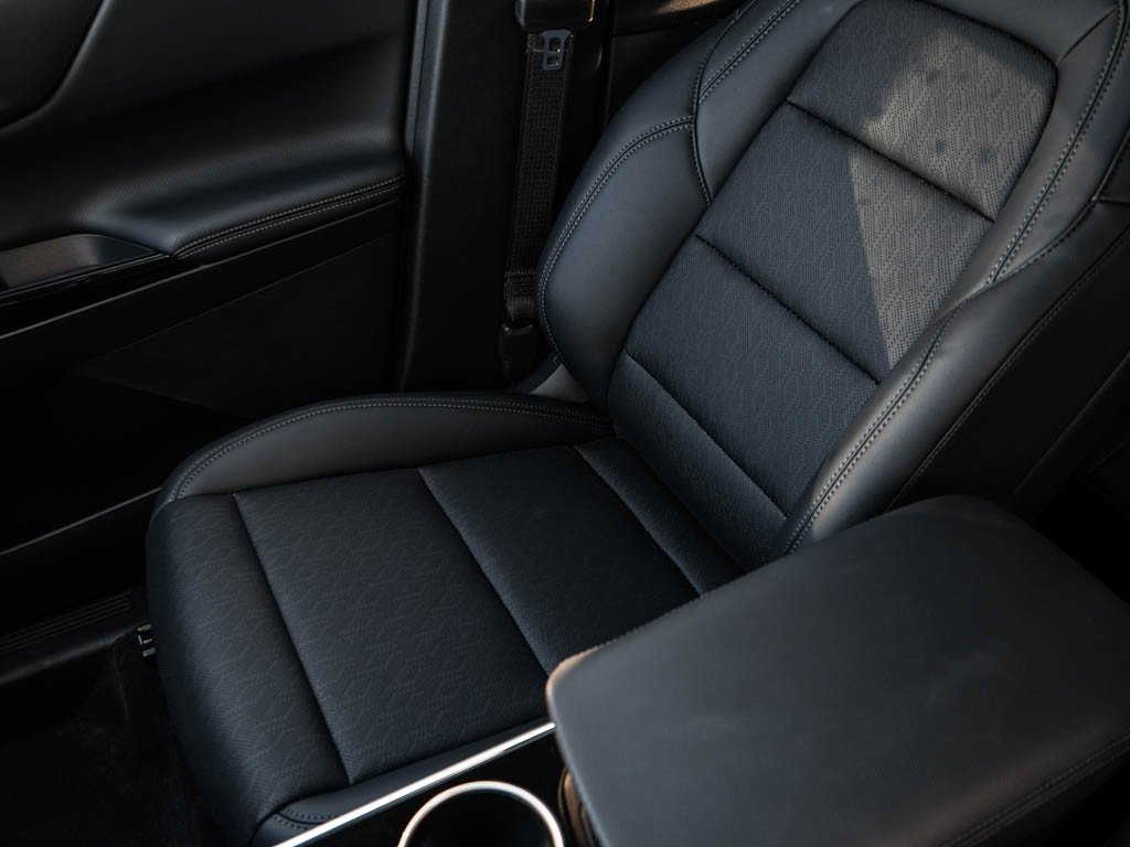 2027 Chevrolet Equinox LT - Photo 25