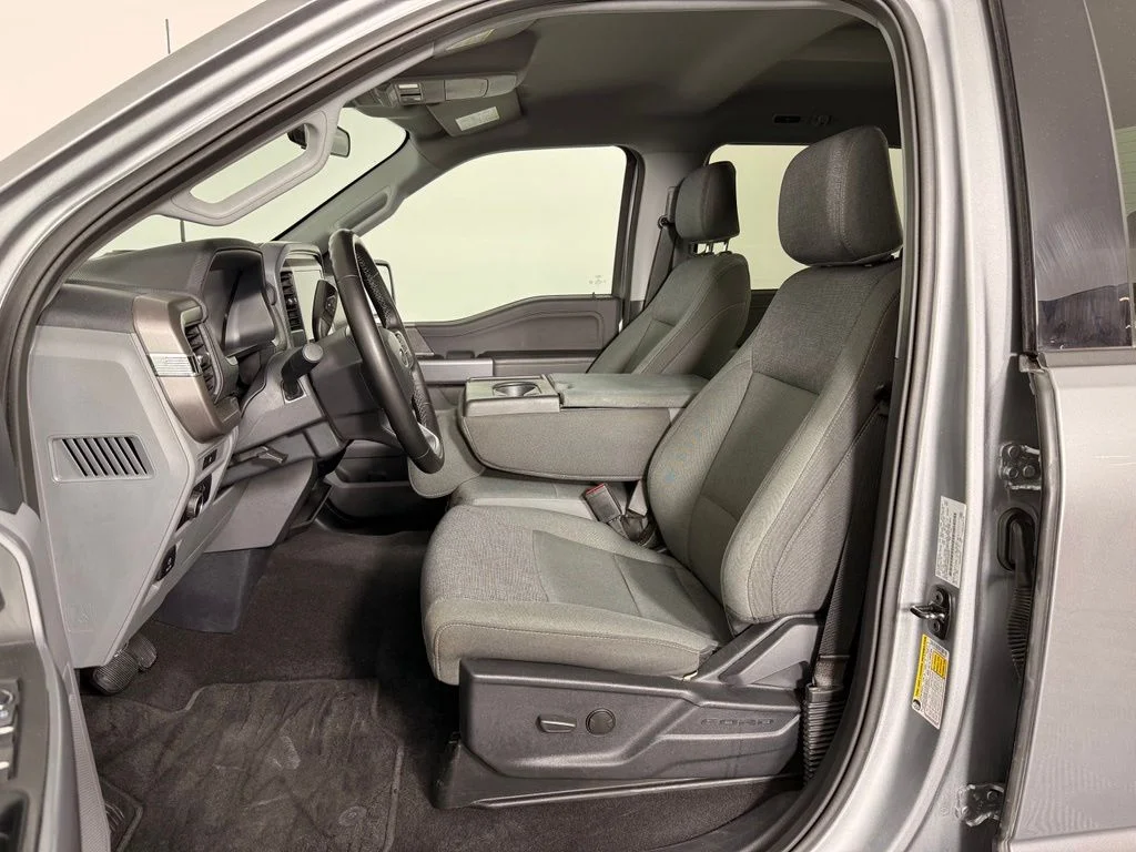 Used 2025 Silver Ford XLT image 16