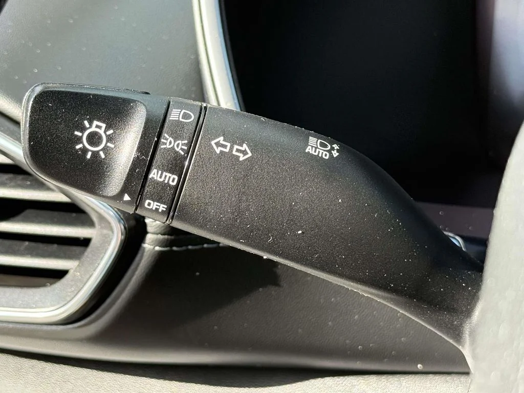 Used 2023 Silver Hyundai SEL image 24