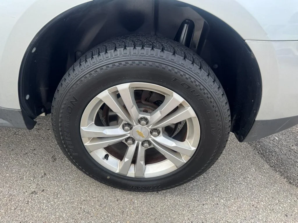 Used 2011 Silver Ice Metallic Chevrolet LT image 6