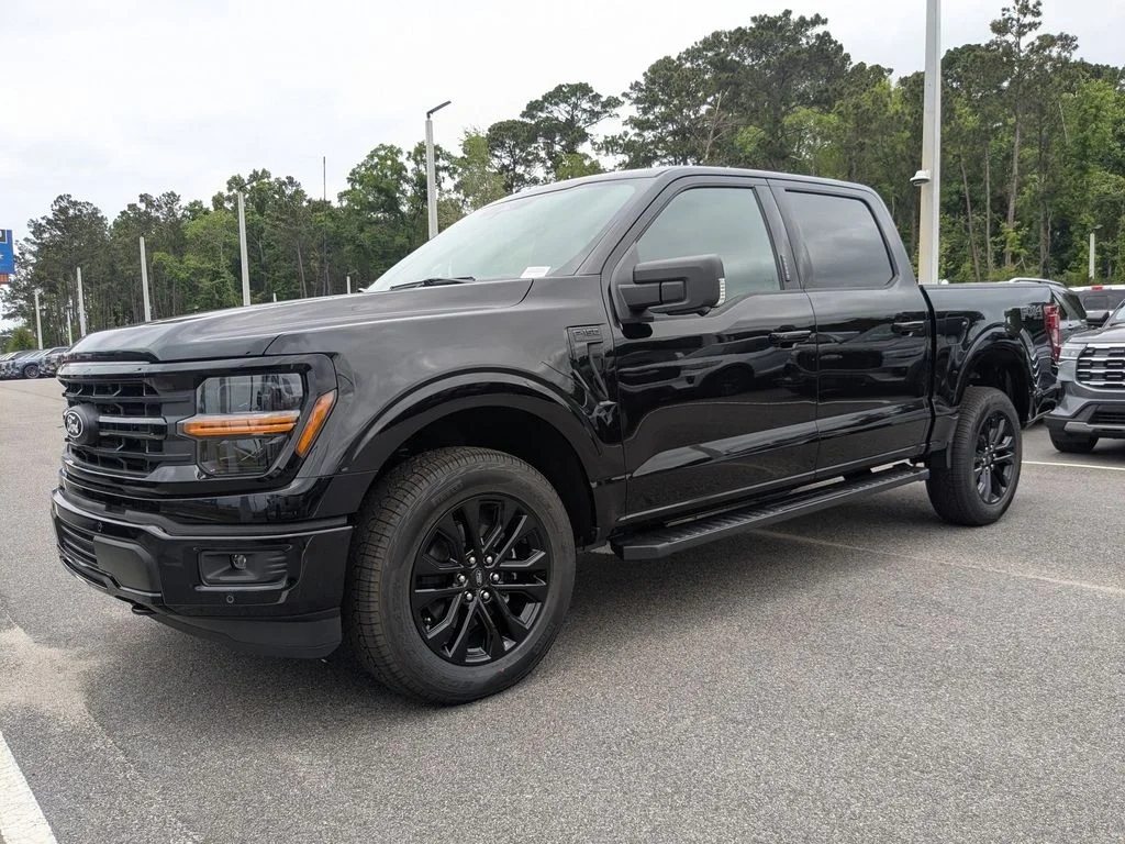 New 2026 Agate Black Metallic Ford XLT image 8