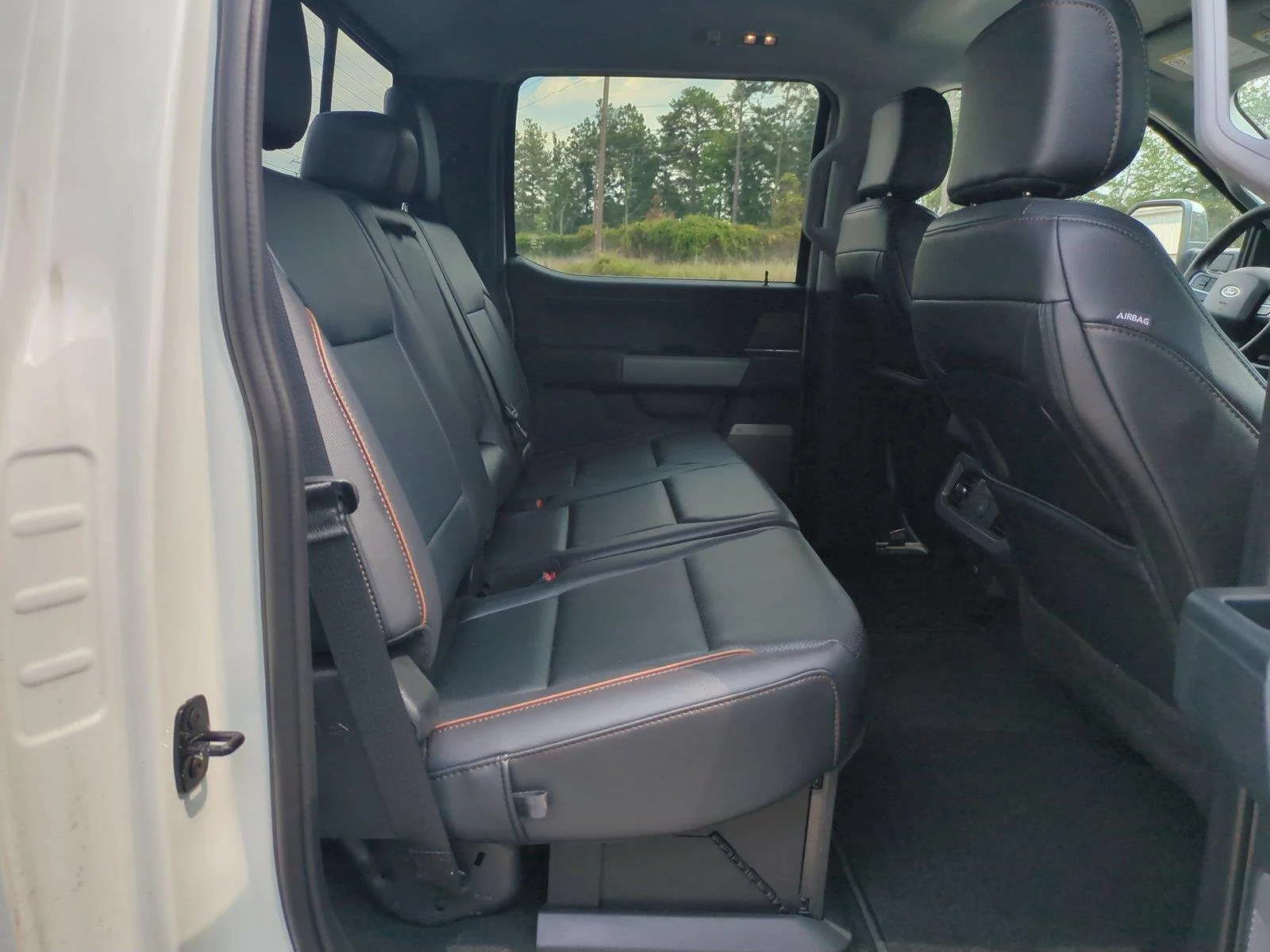 Used 2026 Oxford White Ford LARIAT image 30