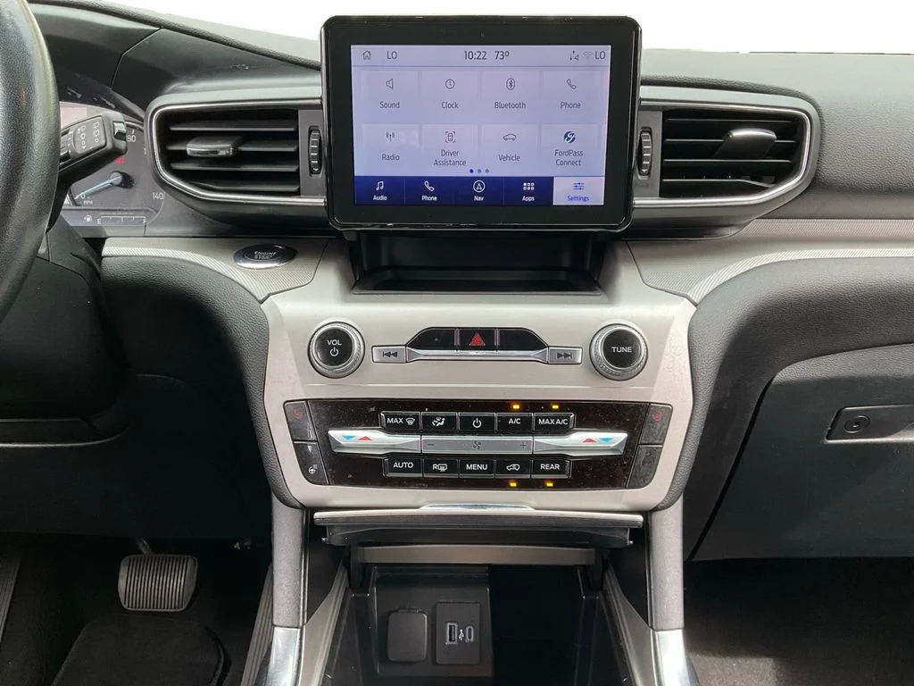 Used 2022 Silver Ford XLT image 10