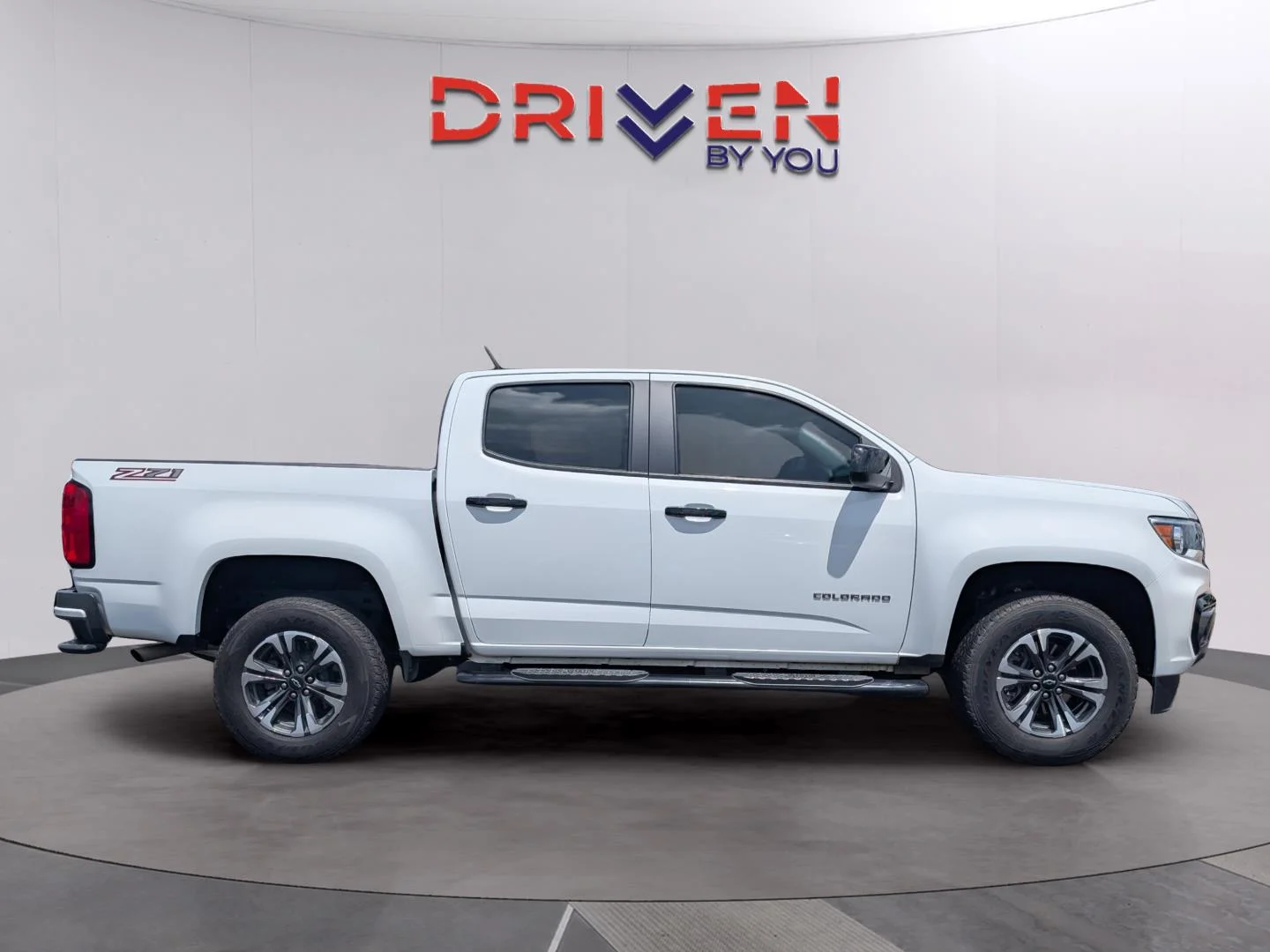 Used 2022 Summit White Chevrolet Z71 image 6