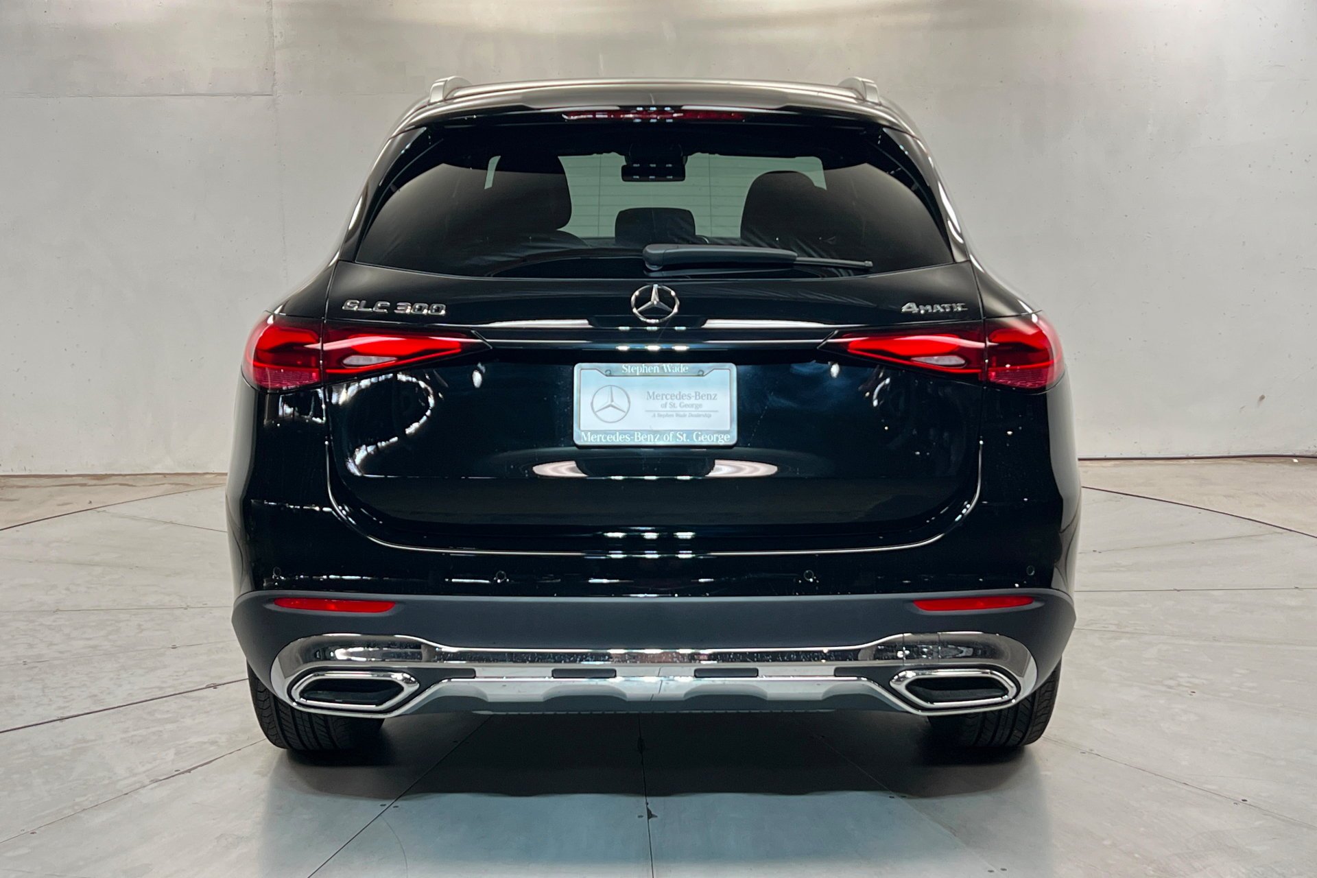 New 2026 Black Mercedes-Benz GLC 300 image 5