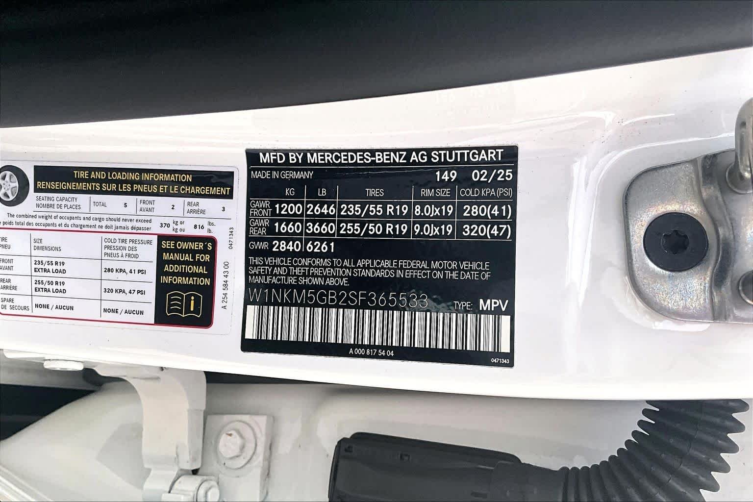 Used 2025 Polar White Mercedes-Benz GLC 350e image 38