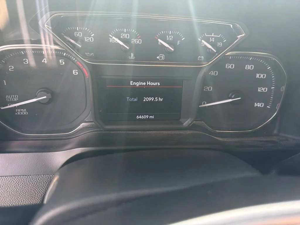 Used 2021 White GMC Elevation image 12