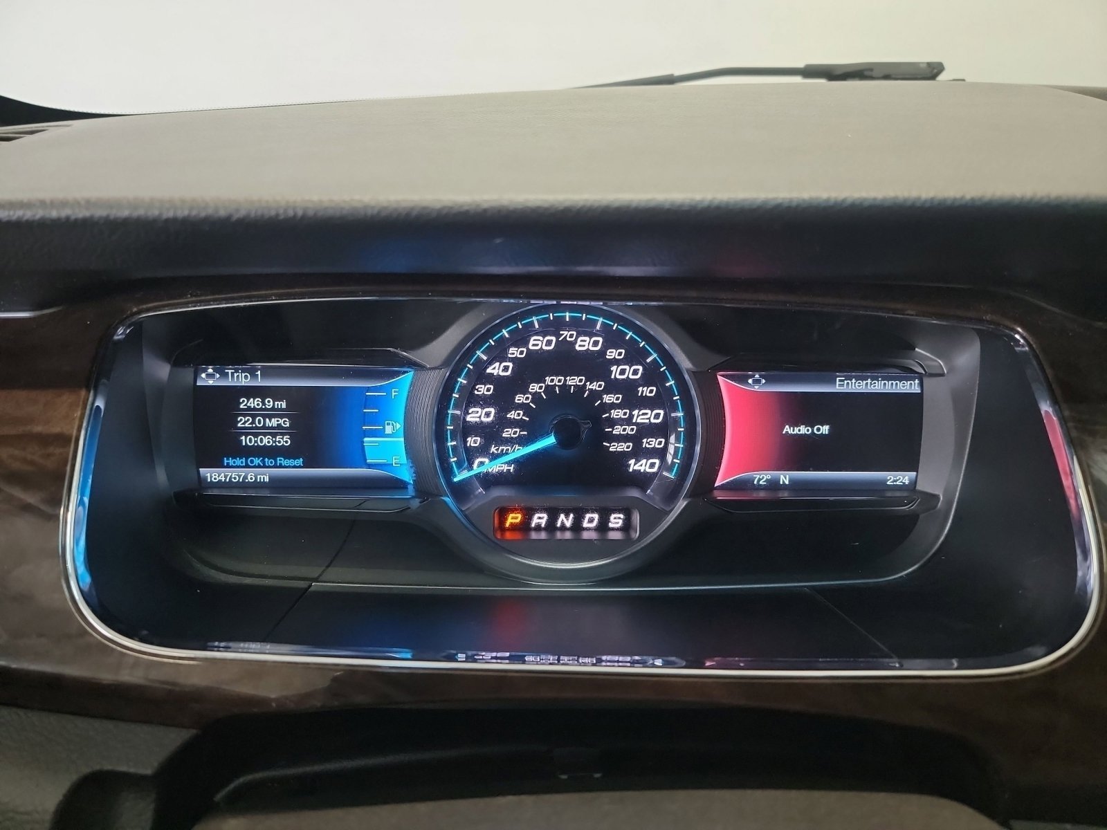 Used 2017 White Gold Metallic Ford Limited image 18