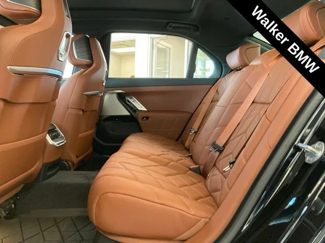 New 2024 Carbon Black Metallic BMW xDrive60 image 35