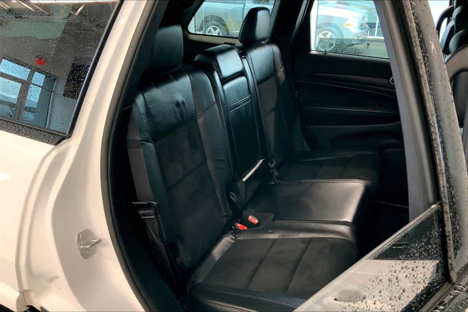Used 2018 Bright White Clearcoat Jeep Altitude image 19