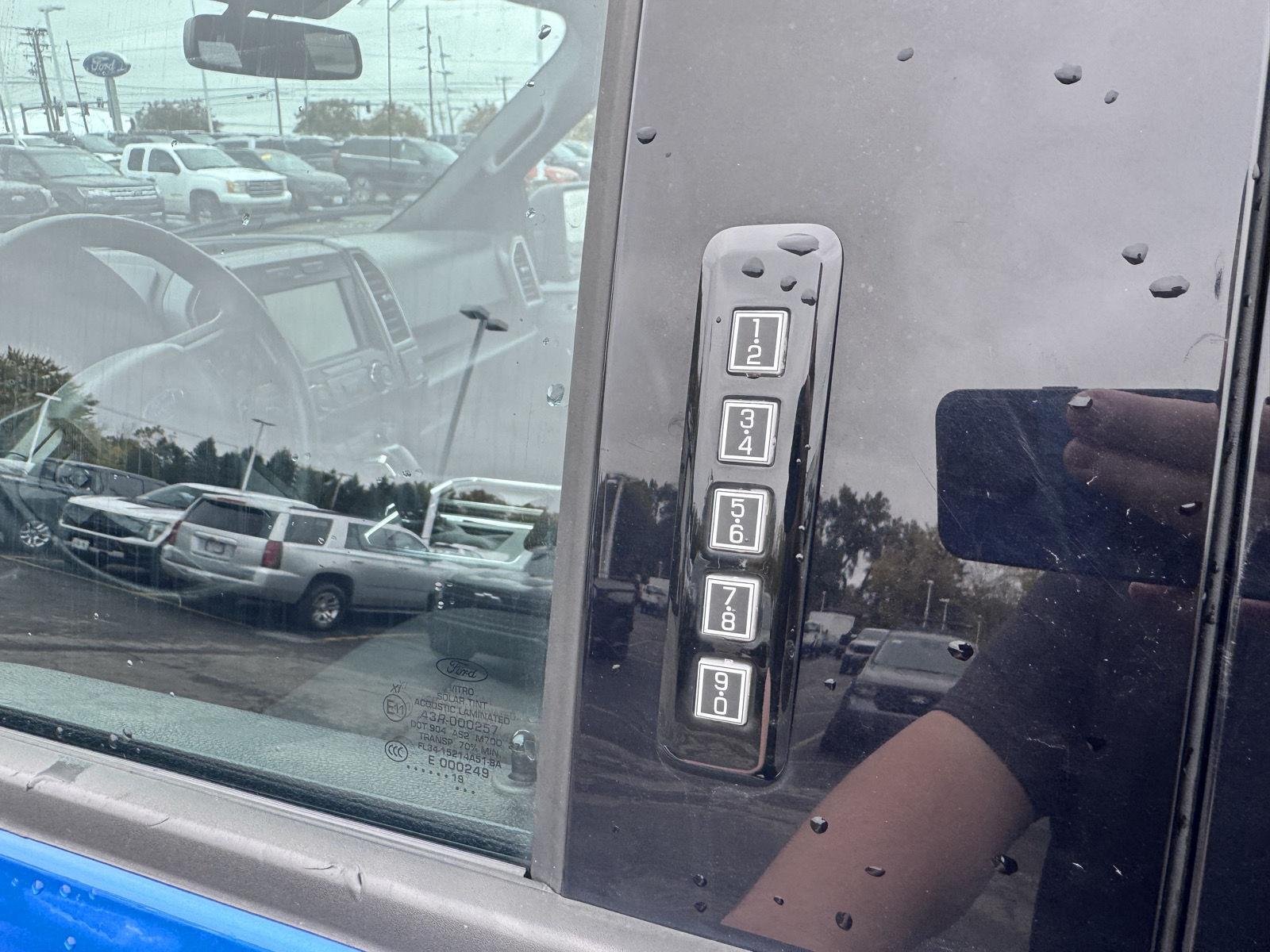 Used 2019 Velocity Blue Ford XLT image 7