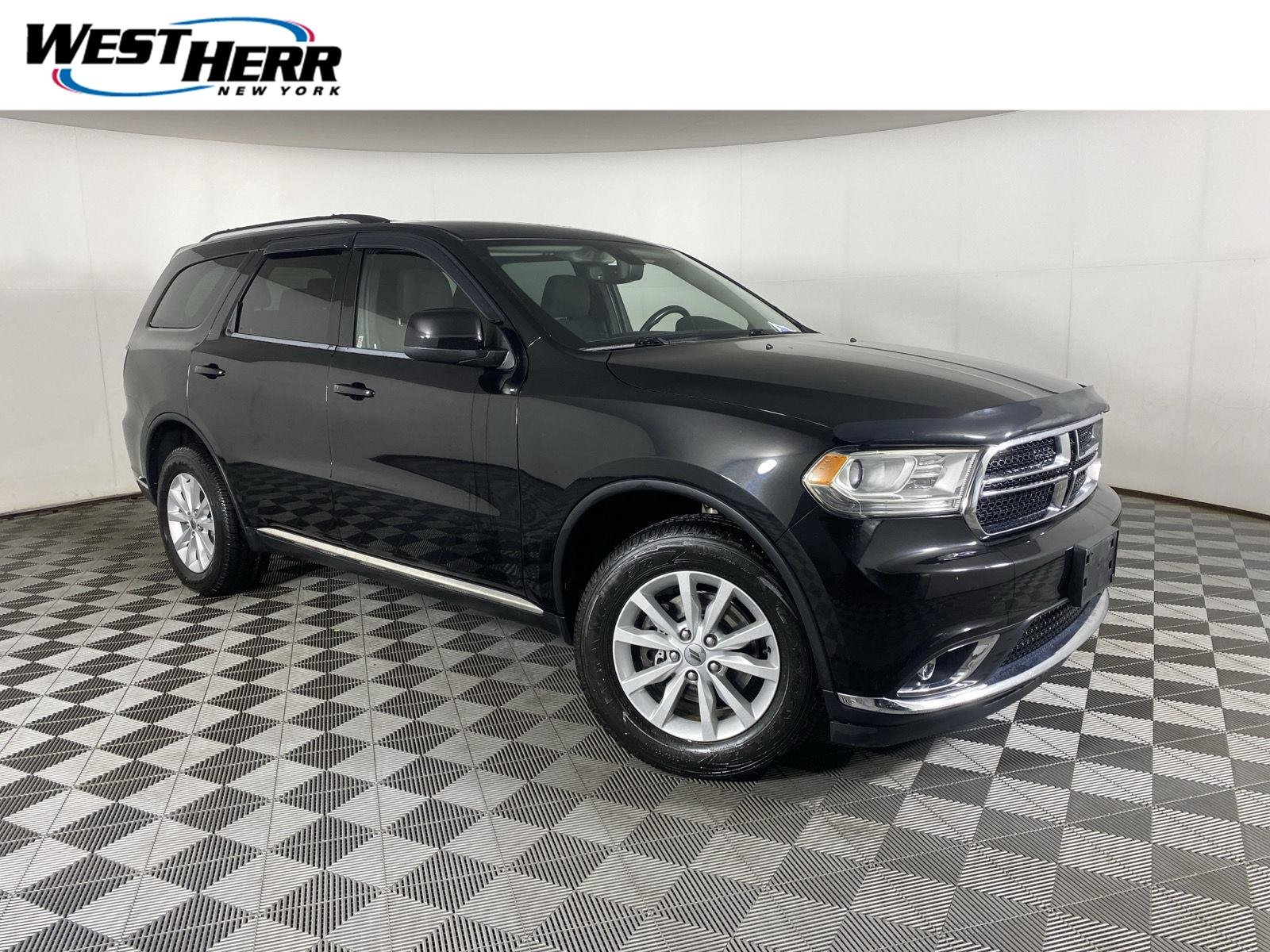 Used 2020 DB Black Clearcoat Dodge SXT Plus image 1